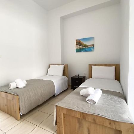 Dinos Apartaments Himarë Exterior foto