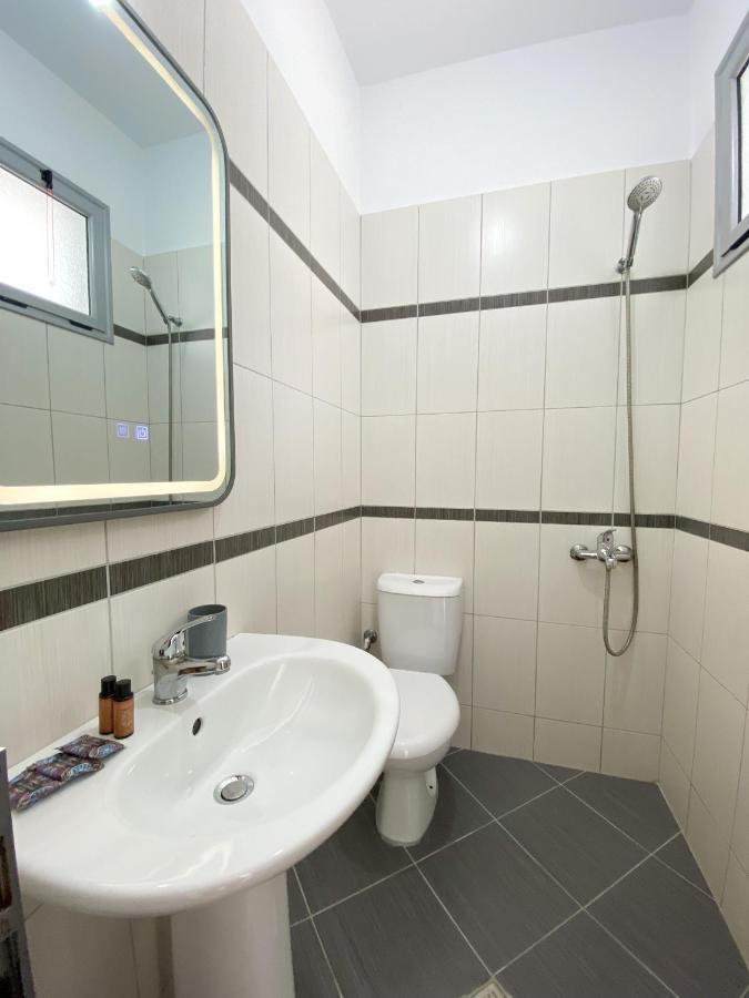 Dinos Apartaments Himarë Exterior foto