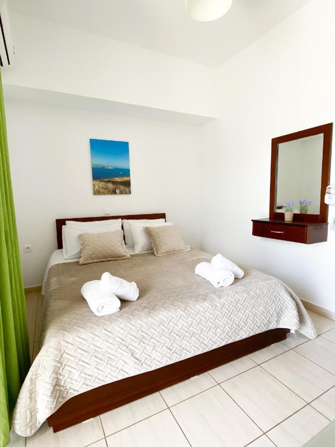 Dinos Apartaments Himarë Exterior foto