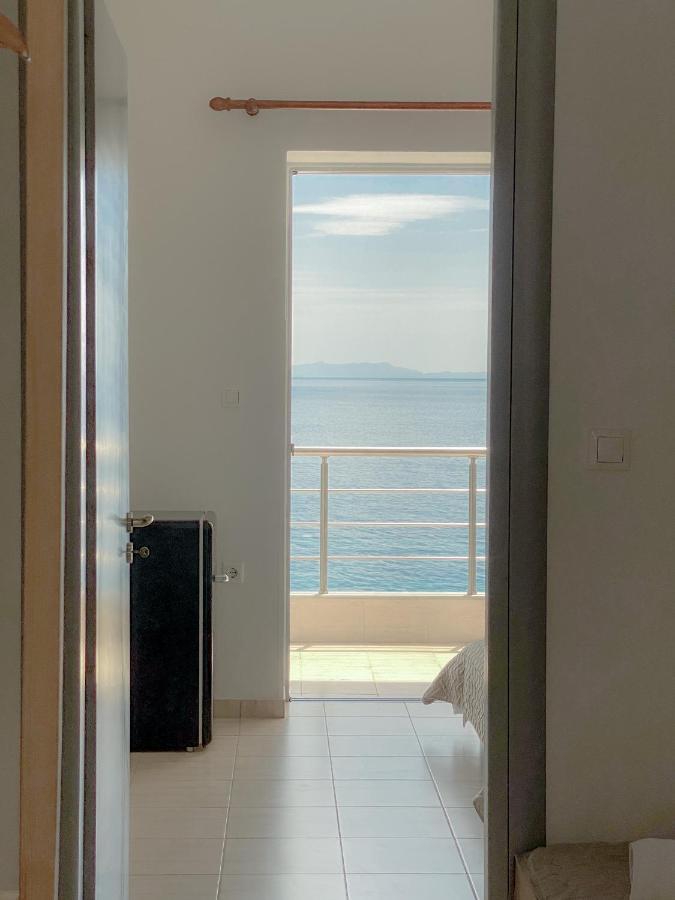 Dinos Apartaments Himarë Exterior foto