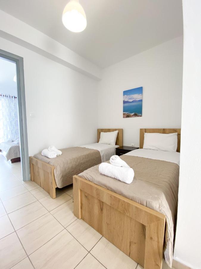 Dinos Apartaments Himarë Exterior foto