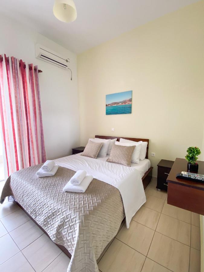Dinos Apartaments Himarë Exterior foto