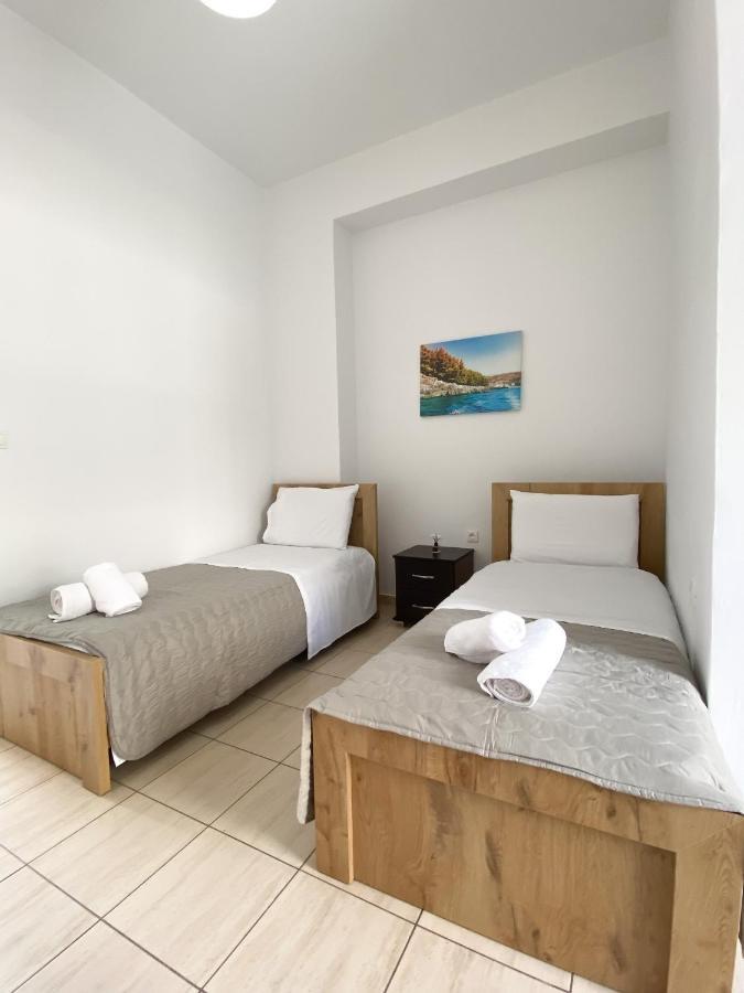Dinos Apartaments Himarë Exterior foto