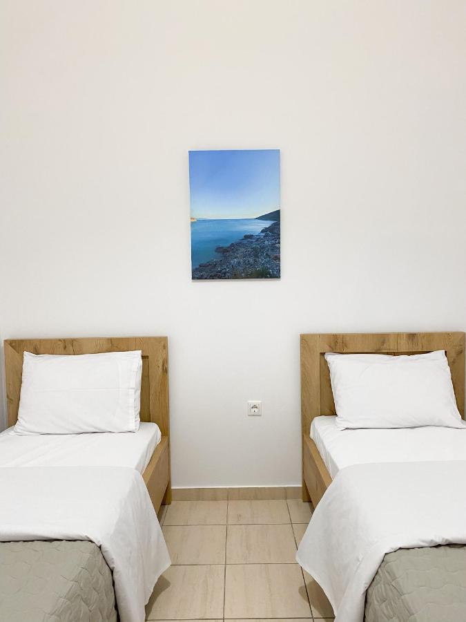 Dinos Apartaments Himarë Exterior foto