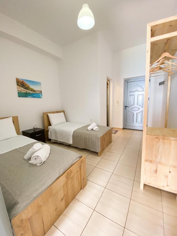 Dinos Apartaments Himarë Exterior foto