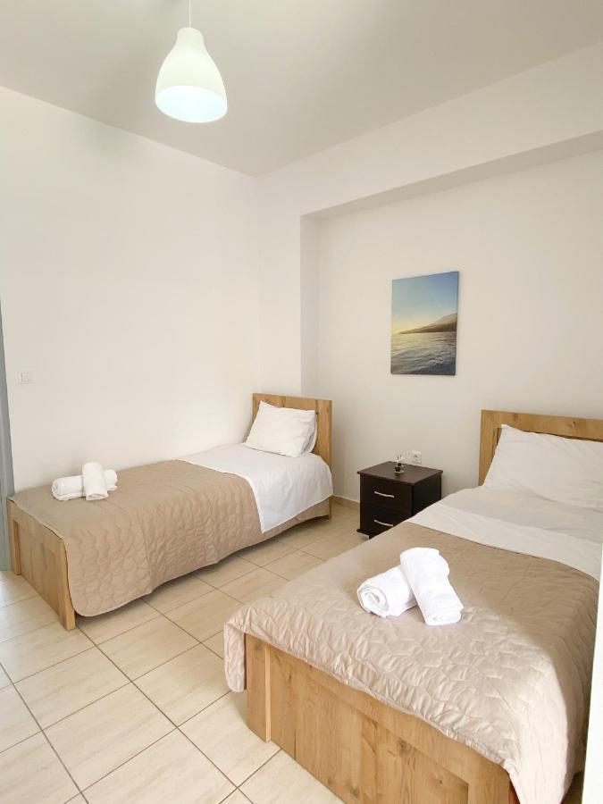 Dinos Apartaments Himarë Exterior foto