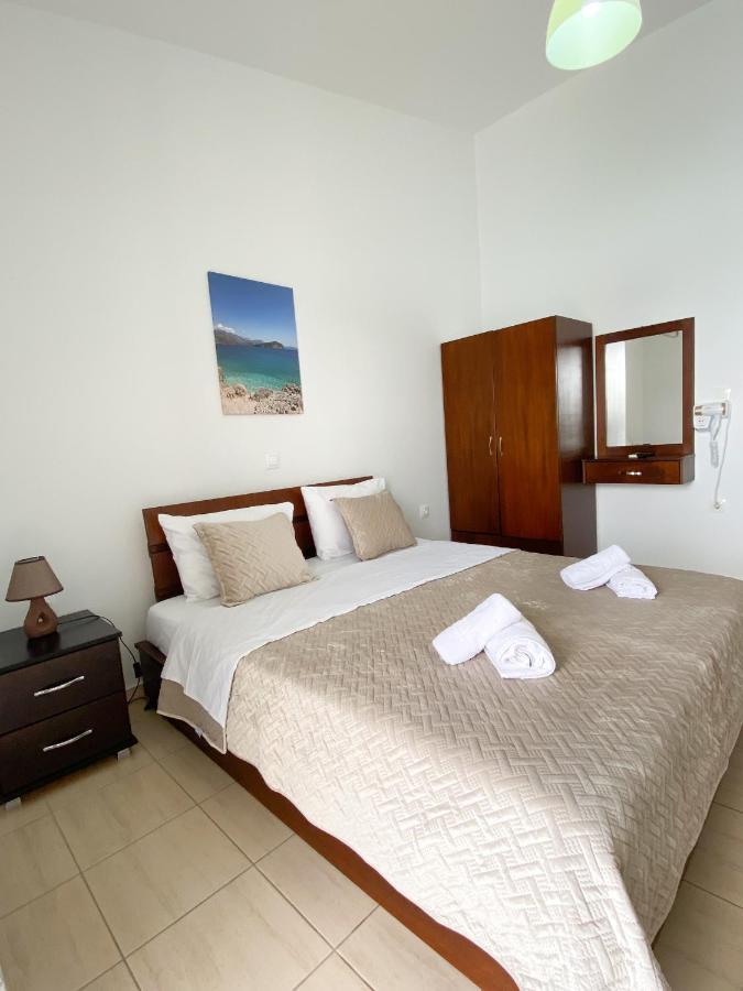 Dinos Apartaments Himarë Exterior foto