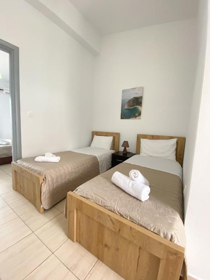 Dinos Apartaments Himarë Exterior foto